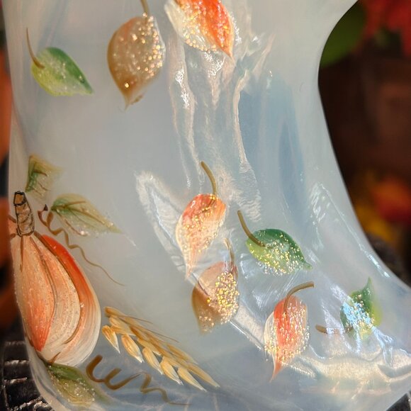 MINT 2005 Fenton Art Glass Halloween Ghost, Signed by J. Cutshaw - Picture 9 of 13